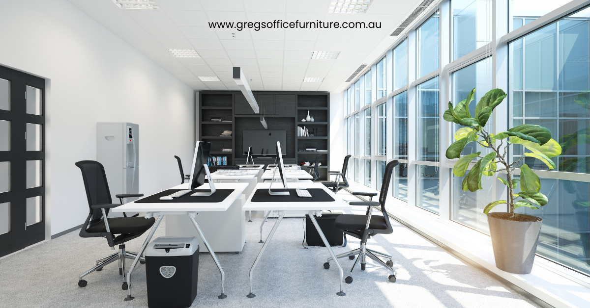 Offie chair with a desk