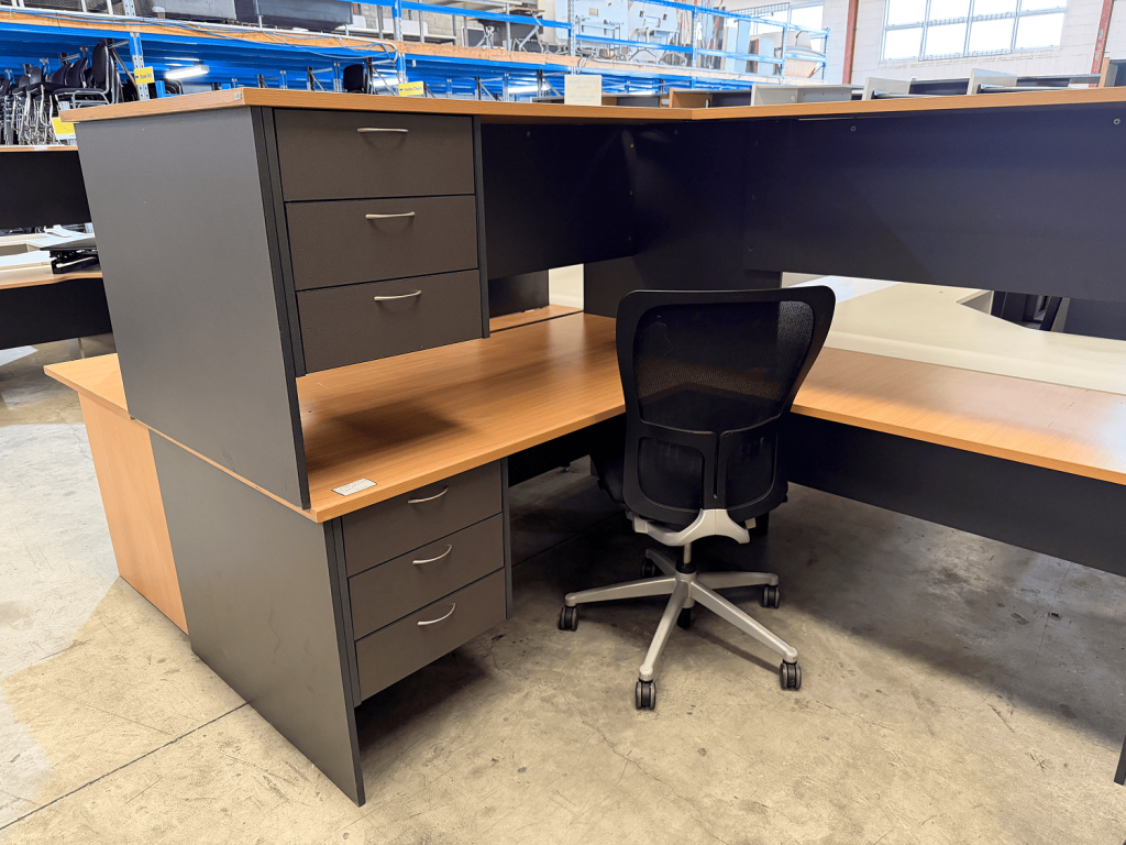 Office Chair with Desk